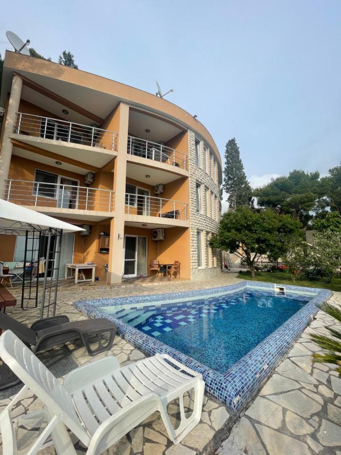 Apartment Villa Elena بار المظهر الخارجي الصورة
