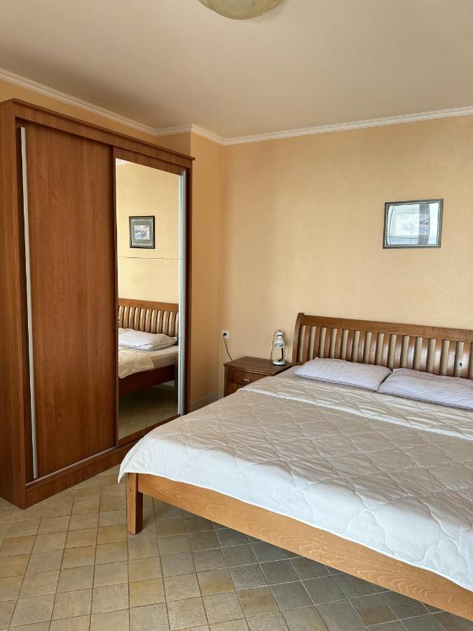 Apartment Villa Elena بار المظهر الخارجي الصورة